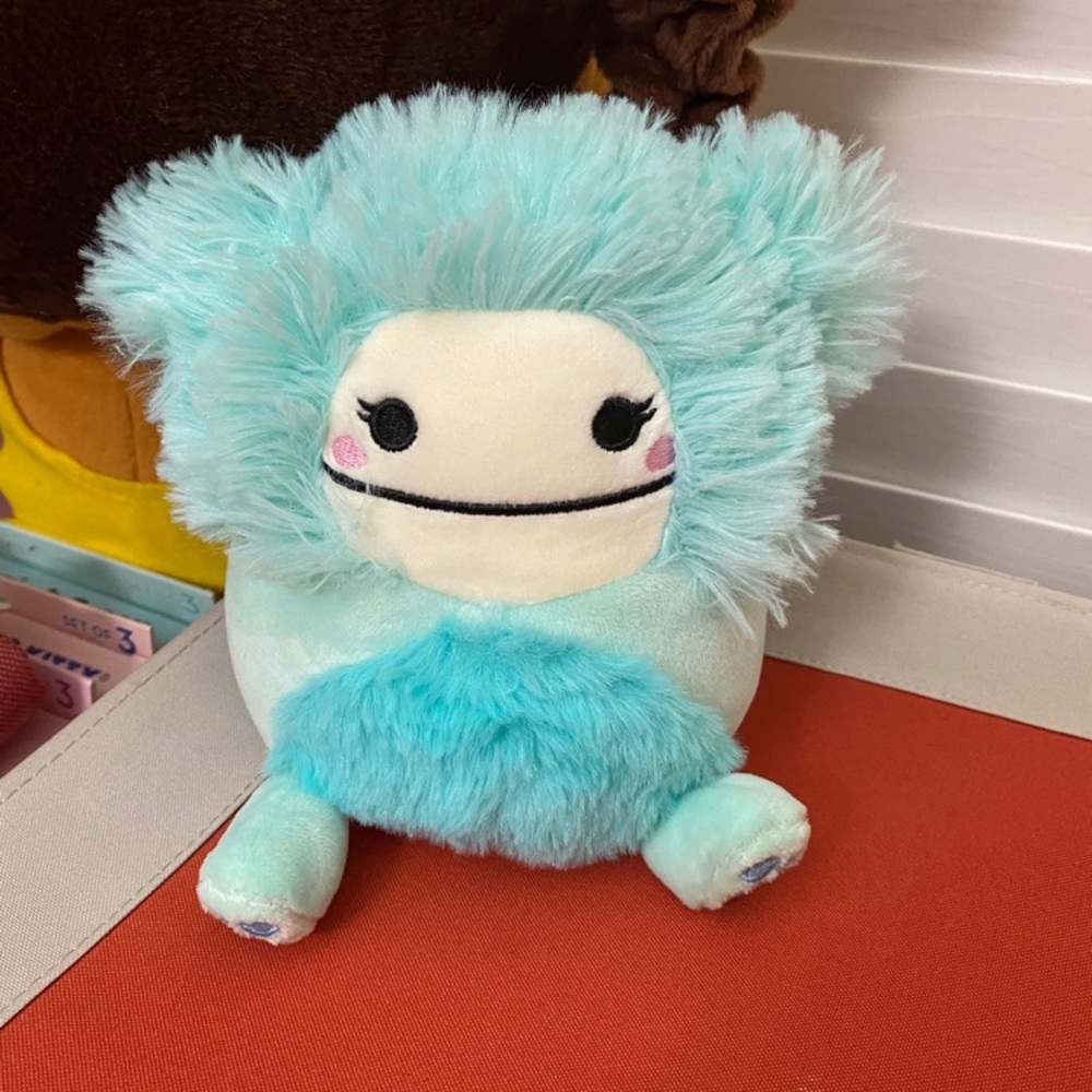 5” Joelle Squishmallow